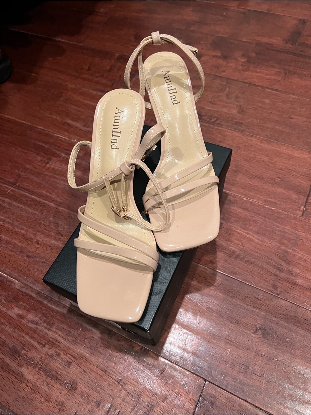 NWT-Women's Nude Strappy Heeled Sandals